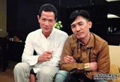 他恋爱了二十年，仍在等待一个57岁的不可能的人