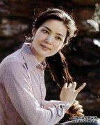 63岁的Panhon美丽迷人，将半个世纪的人生隐藏在一